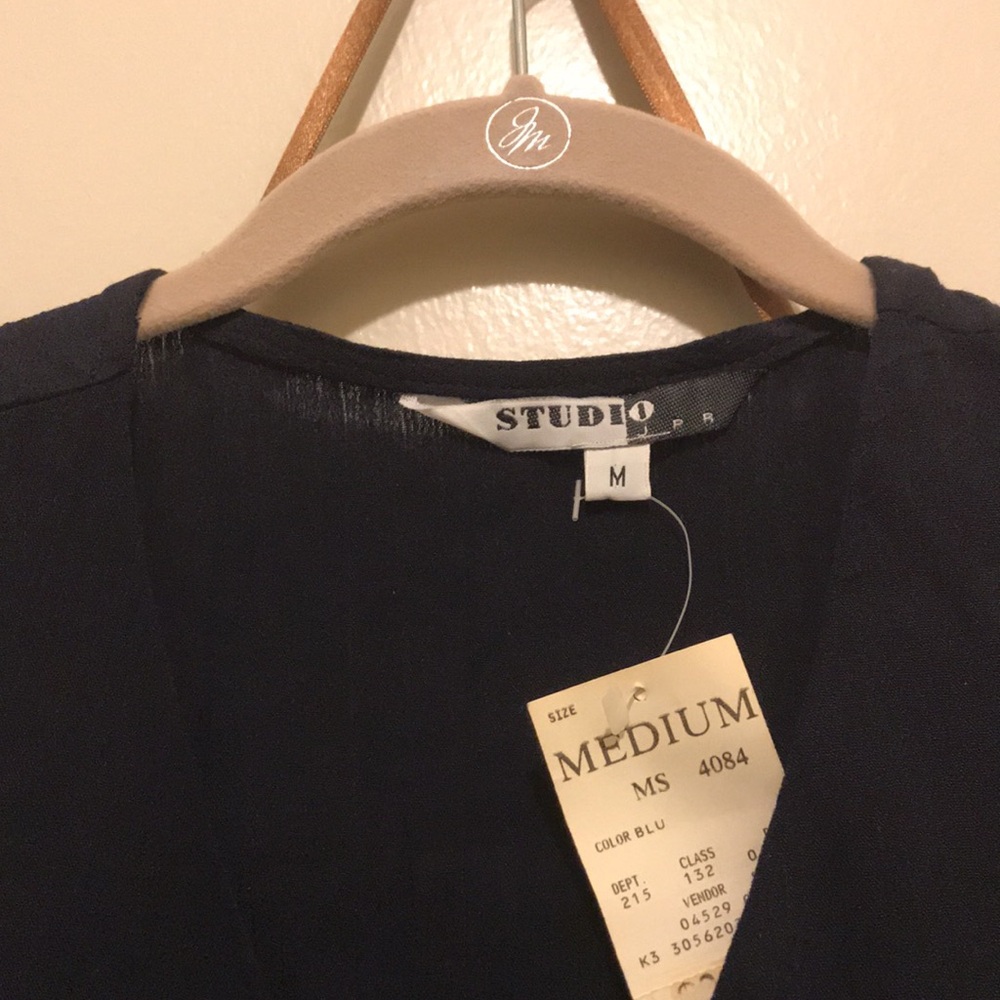 E) Studio JPR Stylish Size Medium Navy Blue Button Down Sleeveless Top - Picture 5 of 7